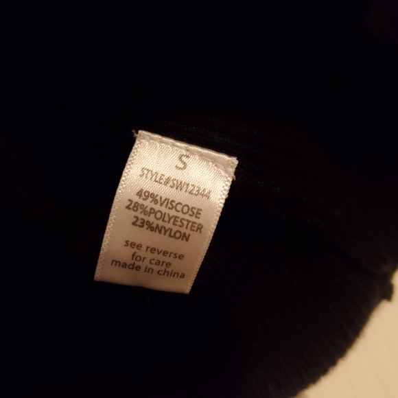 Black Front Twist Sweater - Picture 5 of 5